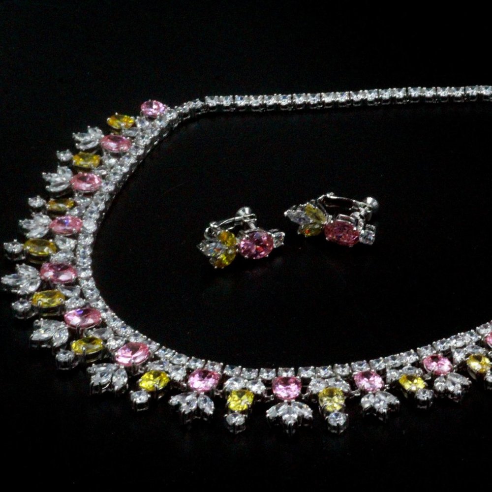 NOS Rucinni Rhinestones Jeweled Crystals Yellow Pink Pastel Necklace Set